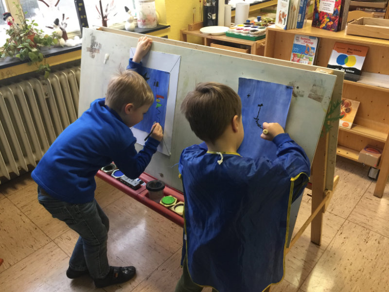 Miró Kinder bei der Arbeit